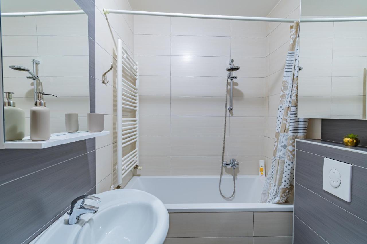 Flexible Selfcheckins 30 - Zagreb - Garage - Electric Vehicle Ccharger - Big Loggia - New - Apartments Repinc 30 Eksteriør bilde